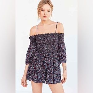 Ecote Lula Off shoulder Romper in Navy WITH POCKETS!